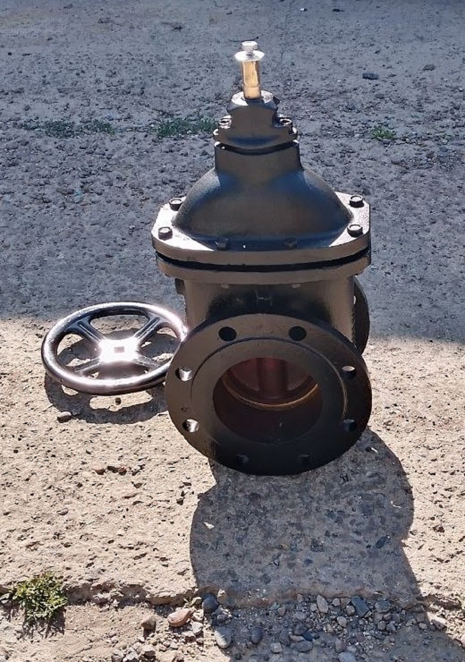 Ду150 Ру10 Задвижка 30ч47бр MAW аналог OVENTROP DN150 PN10 чугунная фланцевая  для нефтепродуктов с бронзовыми штоком (шпинделем) и уплотнениями.