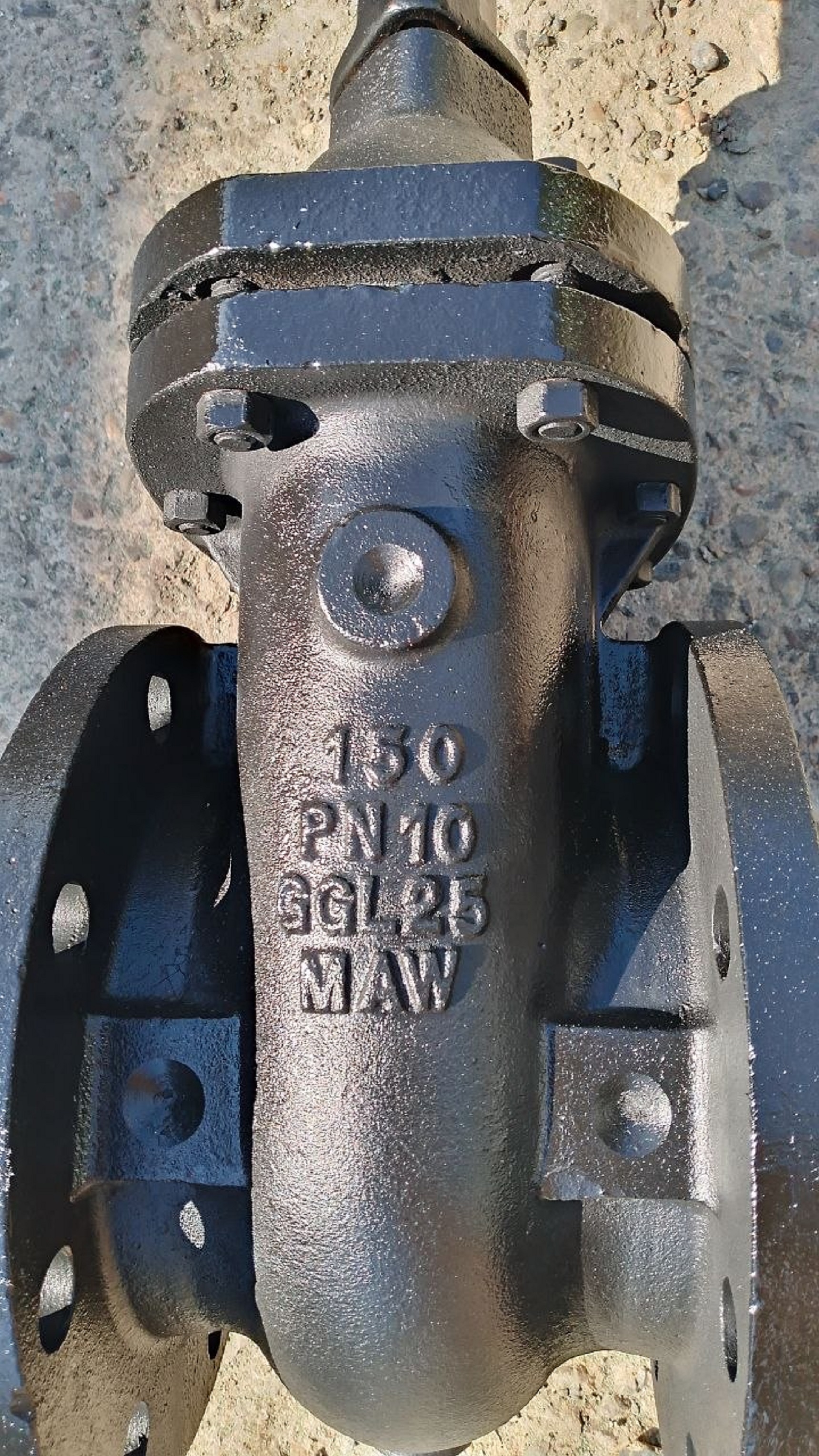 Ду150 Ру10 Задвижка 30ч47бр MAW аналог OVENTROP DN150 PN10 чугунная фланцевая  для нефтепродуктов с бронзовыми штоком (шпинделем) и уплотнениями.